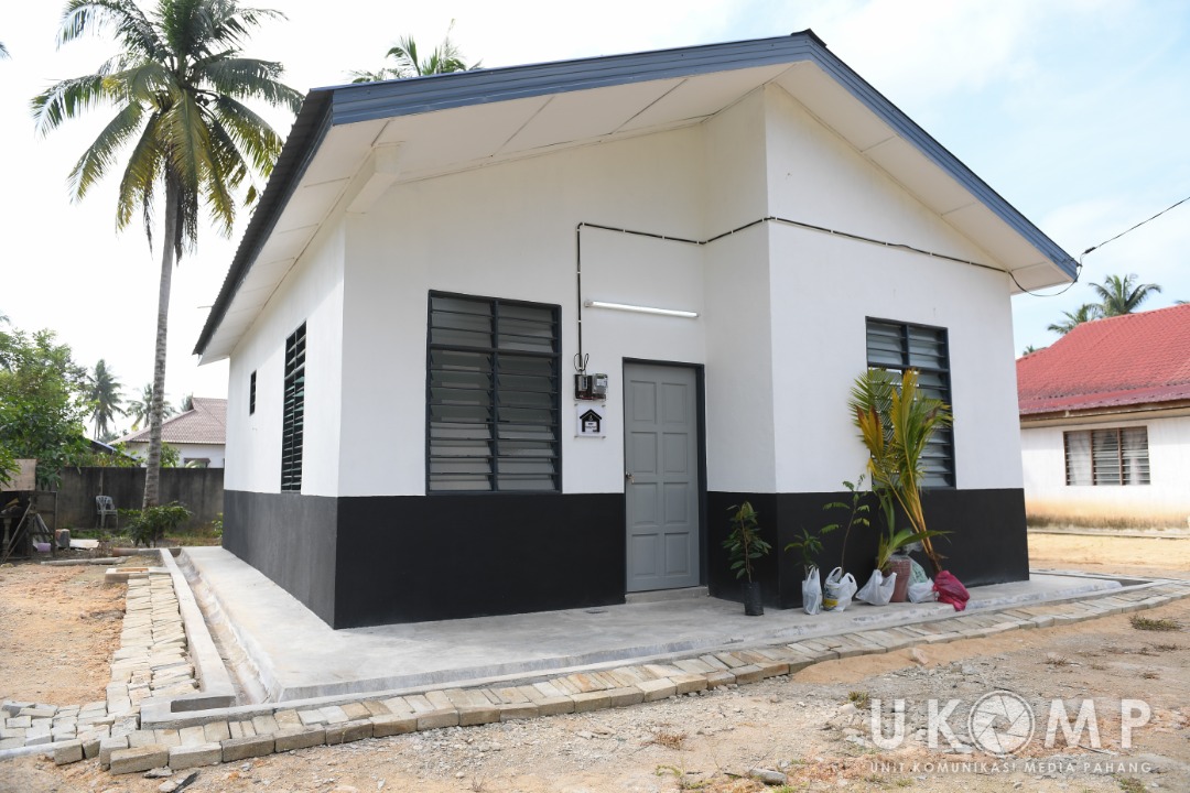 DUA RUMAH RRP DEWAN NEGERI PULAU MANIS DISERAH - Pahang Media