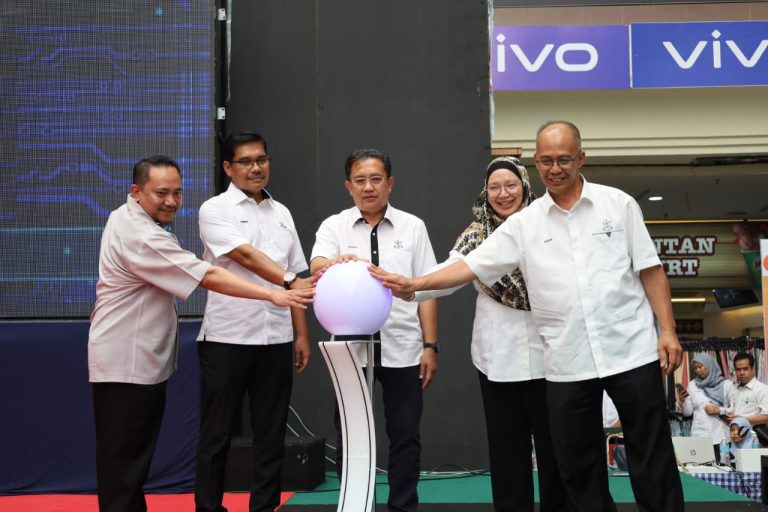 TUJUH DAERAH DI PAHANG REKOD KUTIPAN HASIL TANAH LEBIH RM100 JUTA