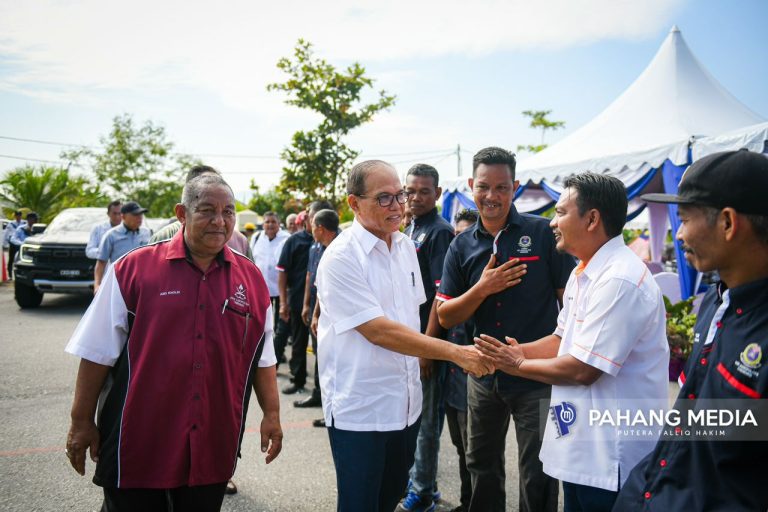 ‘SEKARANG MASA BANTU RAKYAT’