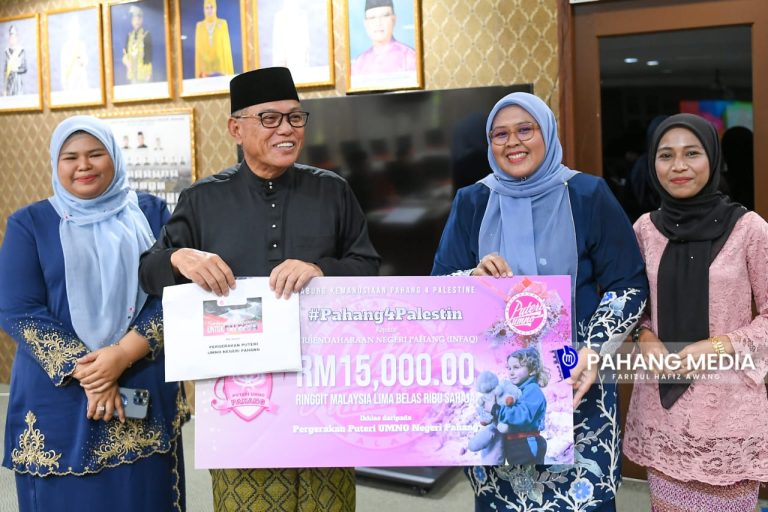 PUTERI UMNO PAHANG SERAH RM15,000 KEPADA TABUNG KEMANUSIAAN PAHANG4PALESTINE