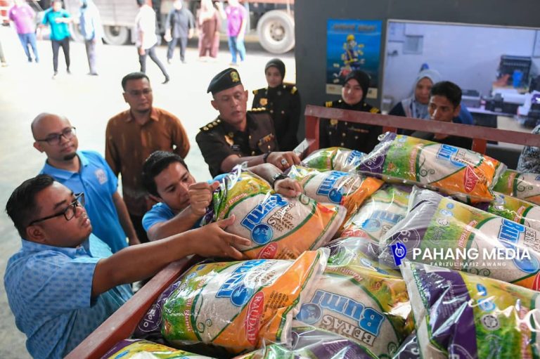 900 TAN METRIK BERAS PUTIH TEMPATAN DIEDAR KE SELURUH PAHANG