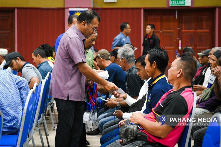 430 TERIMA BPP KLUSTER PETANI DI PEKAN BERNILAI RM86,000