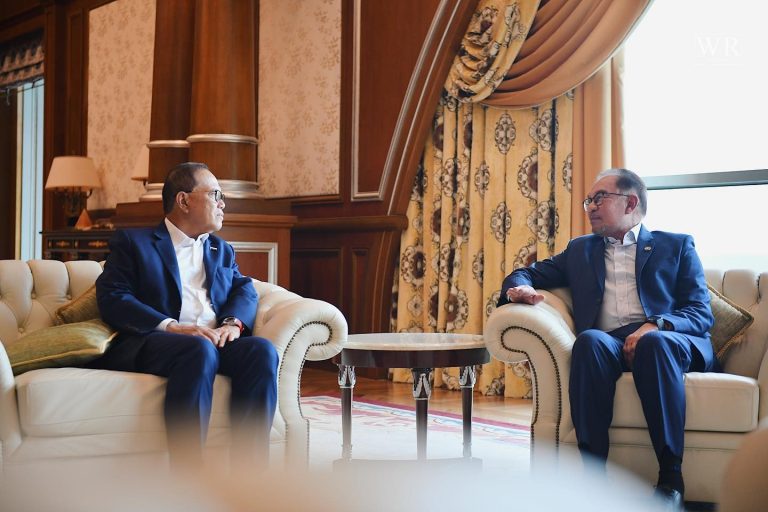 PM SETUJU BERI PERHATIAN PERMOHONAN KERAJAAN PAHANG SELESAI ISU JALAN RAYA DAN AIR