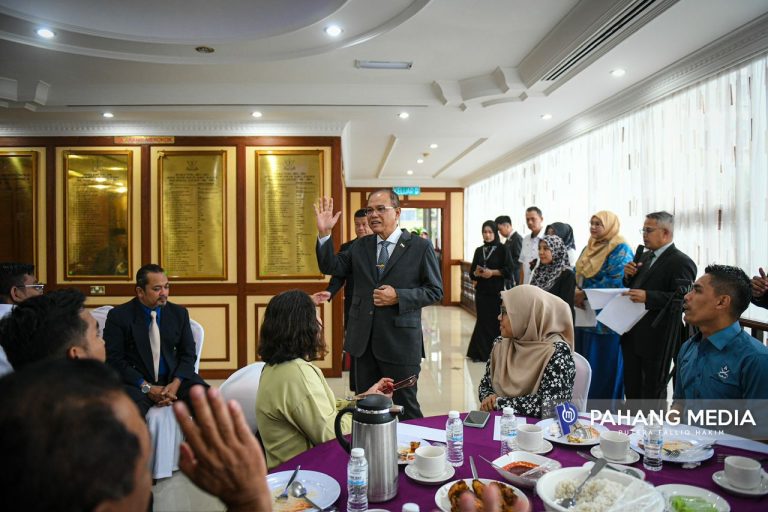 SOKONG KERAJAAN PERPADUAN, HINDAR TOHMAHAN DEMI KEMAKMURAN PAHANG