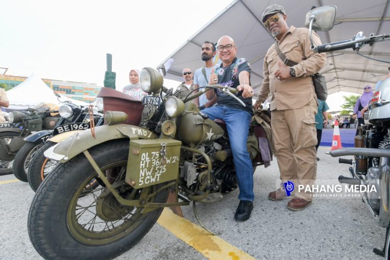 LEBIH 200,000 MERIAHKAN KARNIVAL RAKYAT PAHANG