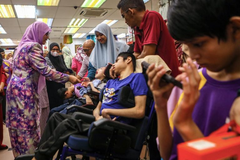 KERAJAAN PAHANG ALU-ALUKAN LEBIH BANYAK PIHAK RAIKAN GOLONGAN KURANG NASIB BAIK