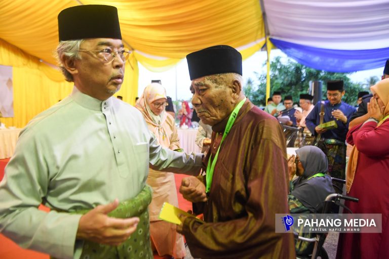 El-NINO: SULTAN PAHANG INGATKAN RAKYAT MINUM AIR SECUKUPNYA