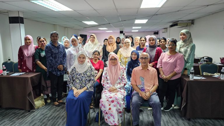 PAHANG ANJUR SURI-TEKNO BAGI WANITA CELIK TEKNOLOGI