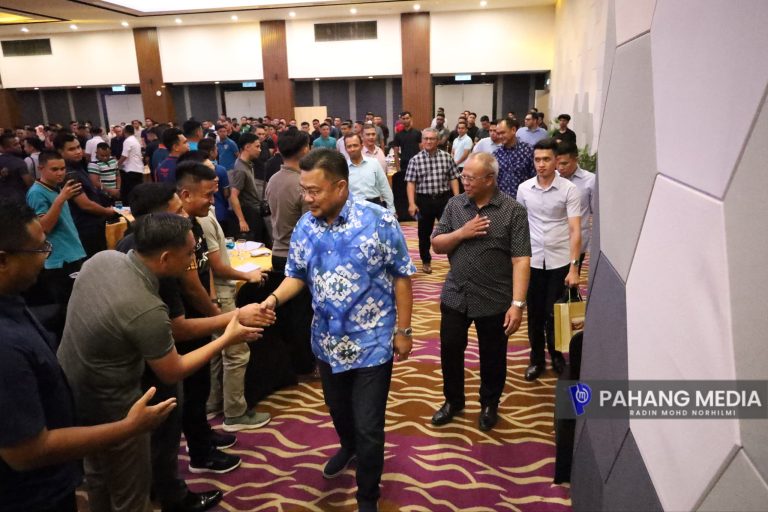 290 ANGGOTA TENTERA DIRAIKAN JULUNG KALINYA DALAM MAJLIS MAKAN MALAM SEMPENA PEMBUKAAN SIDANG DUN PAHANG