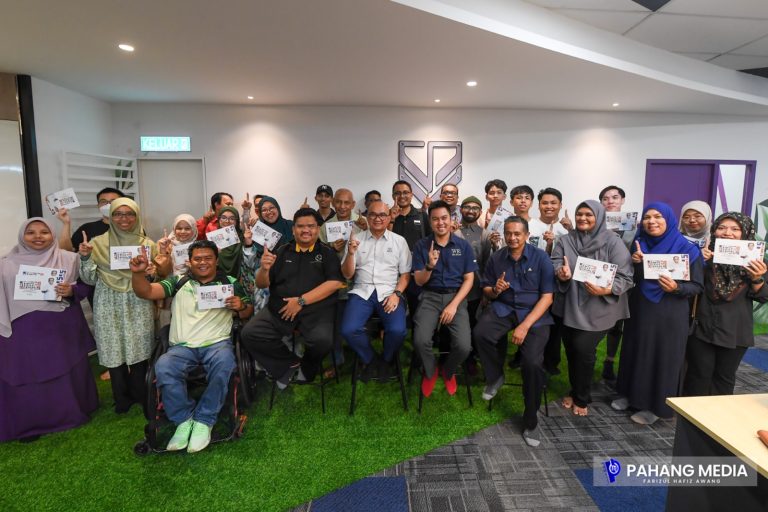 KARYA ANAK PAHANG JADI MEDAN KETENGAH BAKAT DAN KEISTIMEWAAN NEGERI