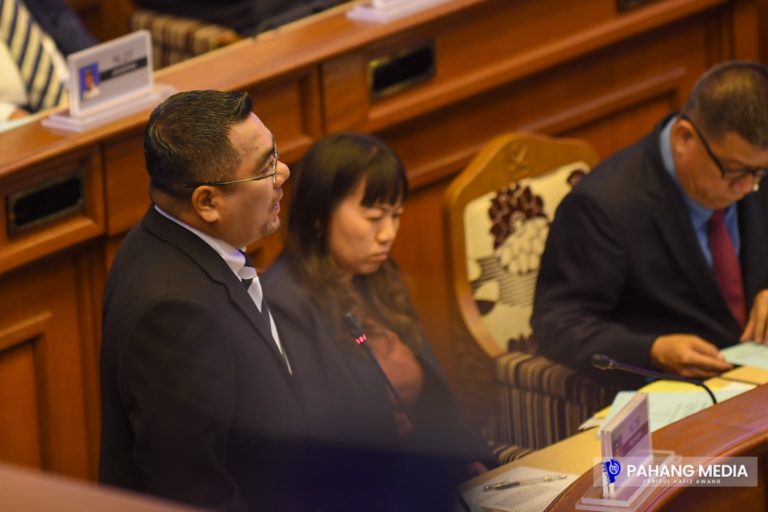SIDANG DUN : KERAJAAN PAHANG PERKASA FELDA MELALUI STR