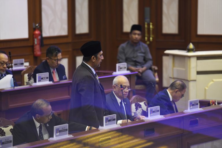 SIDANG DUN: DUA PERMOHONAN PEWARTAAN PERKAMPUNGAN ORANG ASLI DALAM PROSES