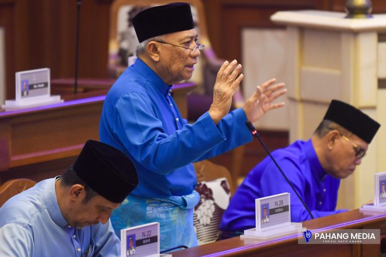 SIDANG DUN : PAHANG SASAR PENDAPATAN RM1.26 JUTA TERNAK IKAN TILAPIA GUNA SISTEM BIOFLOK