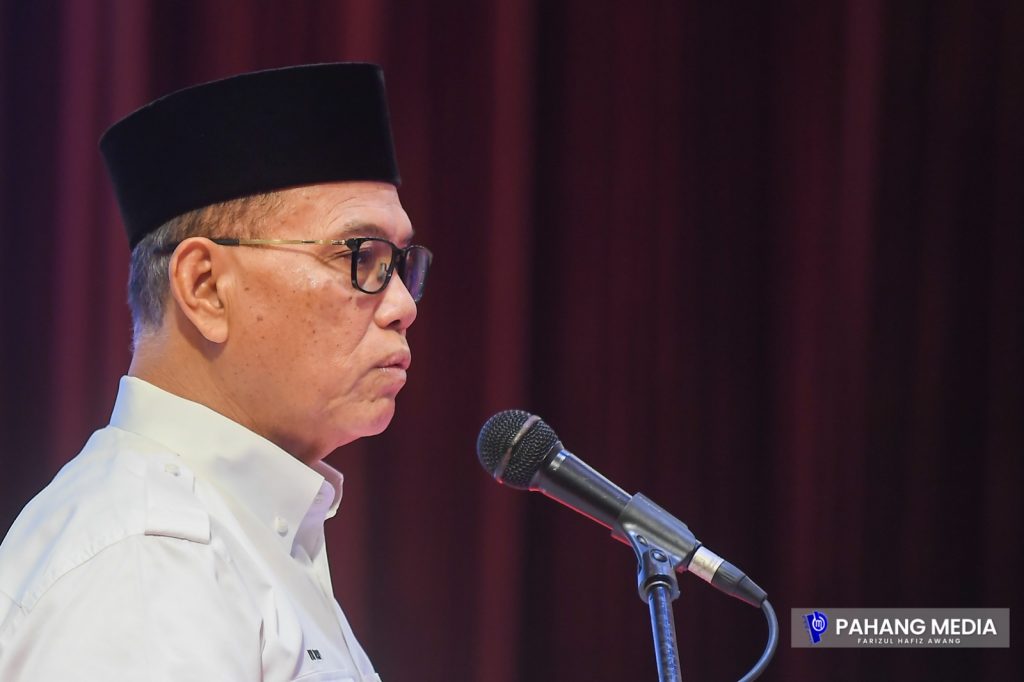 YAB. Menteri Besar Pahang, Dato’ Sri Haji Wan Rosdy Wan Ismail