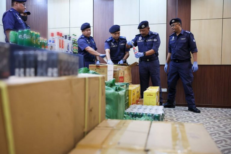 KASTAM PAHANG RAMPAS ROKOK, MINUMAN KERAS BERNILAI LEBIH RM860,000