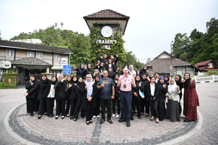 EDUXCAPE CAMP GALAK PELAJAR EKSPLORASI SAMBIL TIMBA ILMU