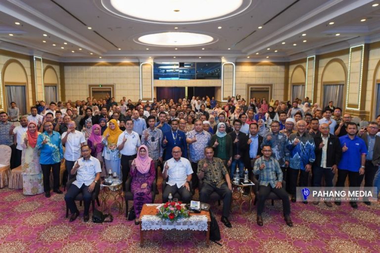 BAKI 125 MENARA TELEKOMUNIKASI JENDELA SIAP HUJUNG TAHUN INI