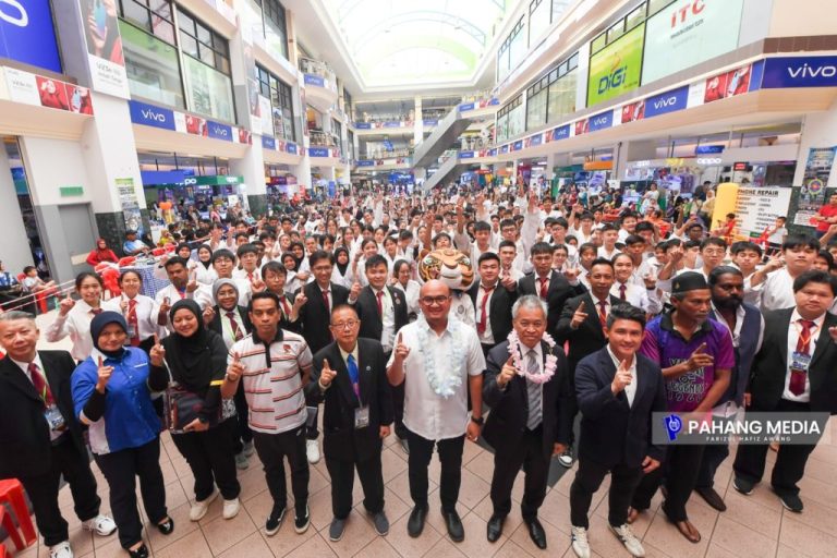 KERAJAAN PAHANG SOKONG PEMBANGUNAN SUKAN TAEKWONDO