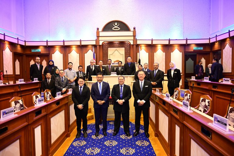 LAWATAN RASMI PLATFORM PERKASA INSTITUSI SPEAKER DEWAN UNDANGAN NEGERI