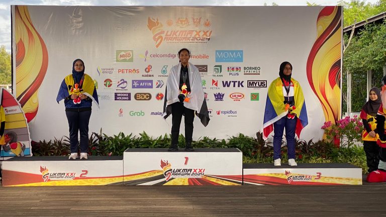 SUKMA SARAWAK : ATLET PELAYARAN PAHANG TERUJA TEWASKAN ATLET SUKAN SEA DARI PERLIS