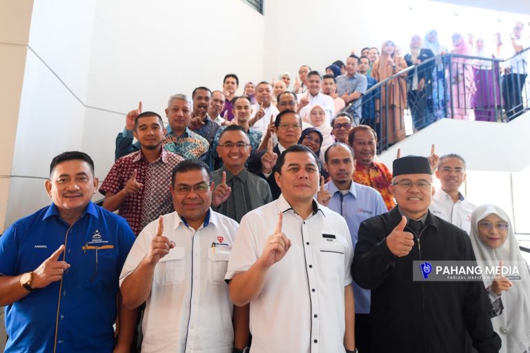 PAHANG KOMITED MAJUKAN SUMBER TENAGA BERSIH BINA KELESTARIAN ALAM SEKITAR