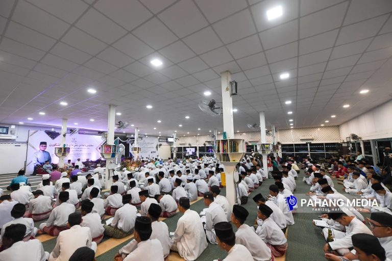1,200 JEMAAH MERIAHKAN MAJLIS BACAAN YASSIN, DOA KESYUKURAN KEMERDEKAAN
