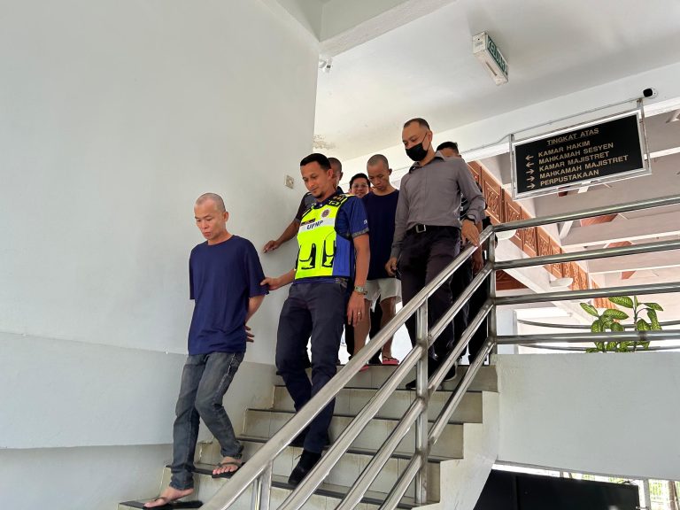 DUA WARGA MYANMAR DI PENJARA 12 BULAN BUKA KEBUN HARAM