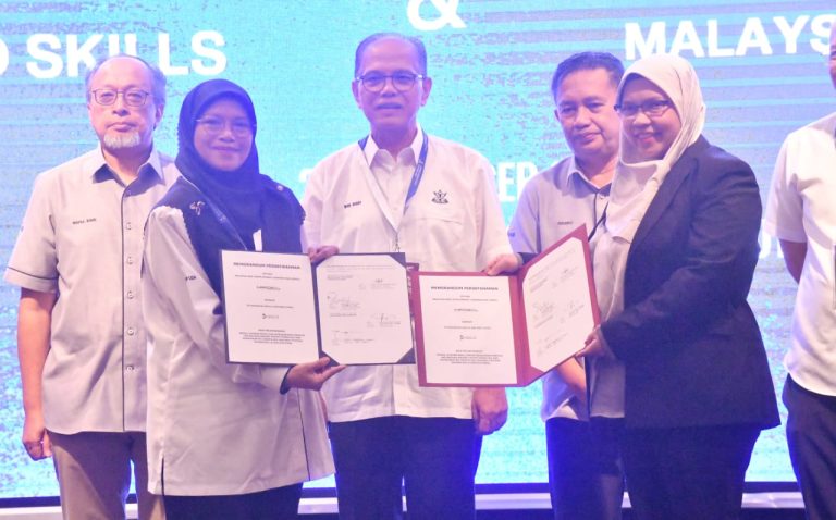 YP ADVANCE SKILLS TANDATANGAN MOA BERSAMA MALAYSIA RAIL DEVELOPMENT CORPORATION