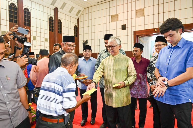 SULTAN PAHANG TITAH KOSMA LAKSANA CSR BANTU MASYARAKAT