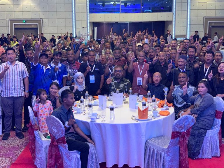 ORACO ‘BAPA KEDUA’ BERSAMA JAKOA BAGI JAGA KEBAJIKAN MASYARAKAT ORANG ASLI DI PAHANG