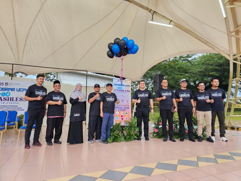 TRANSAKSI TANPA TUNAI BERI BANYAK MANFAAT KEPADA PERNIAGAAN