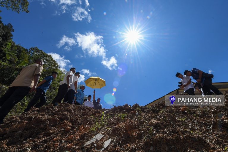 SULTAN PAHANG TITAH KAJIAN TERPERINCI DIJALANKAN DI KAWASAN SERING BERLAKU TANAH RUNTUH