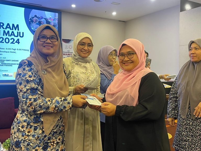 PROGRAM ANGGUN MAJU BANTU USAHAWAN IBU TUNGGAL