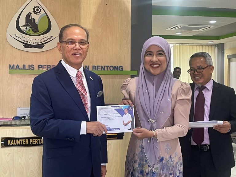 “SUMBANGAN KERAJAAN NEGERI BANTU PELAJAR PENDIDIKAN KHAS”