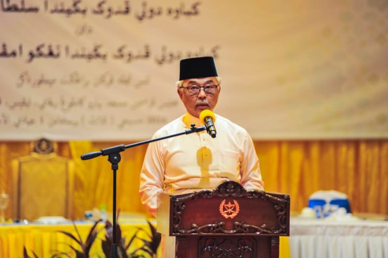 BAHASA MELAYU, TULISAN JAWI DIGUNA SECARA MENYELURUH, BUKAN PENUHI SYARAT – SULTAN PAHANG