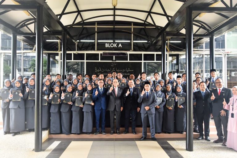 55 PESERTA PROGRAM PAHANG LEAD TIER 4 TERUJA SERTAI SIDANG DEWAN NEGERI