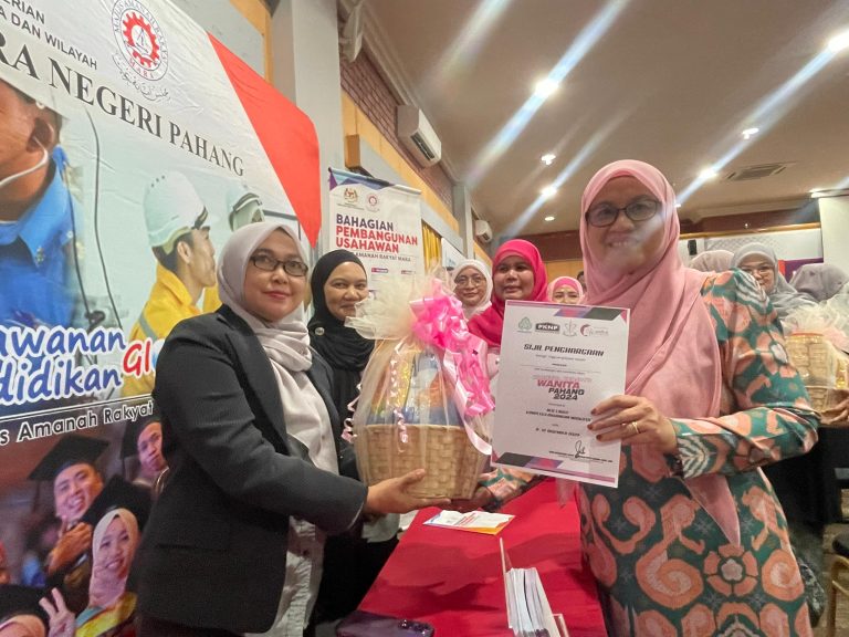KARNIVAL KERJAYA WANITA PLATFORM SEDIAKAN WANITA HADAPI CABARAN KERJAYA MASA HADAPAN