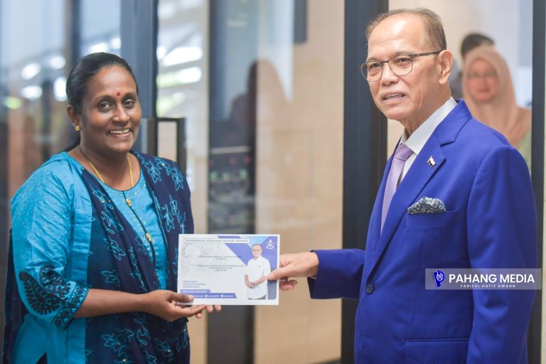 SUMBANGAN KERAJAAN NEGERI BANTU PELAJAR FOKUS TIMBA ILMU