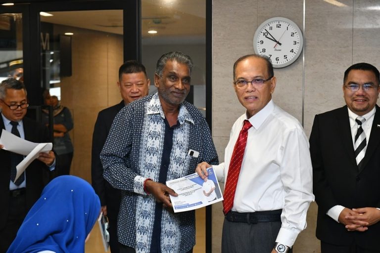 KERAJAAN NEGERI SUMBANG RM1.031 JUTA KEPADA 41 PENERIMA