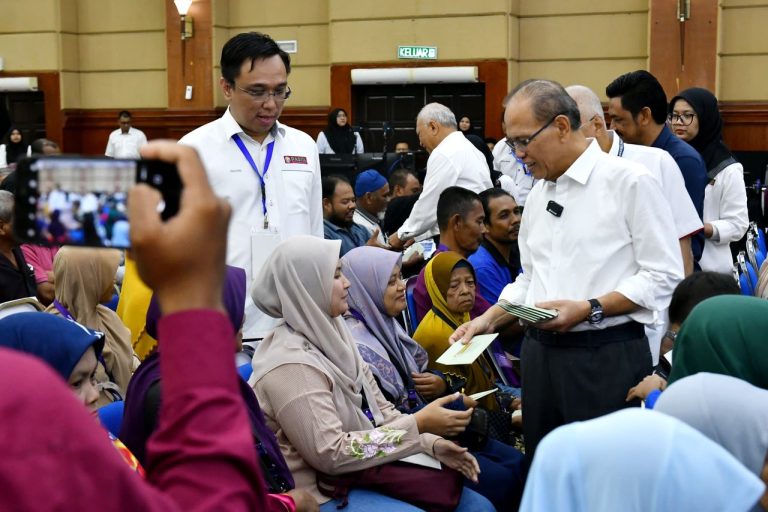 KERAJAAN NEGERI BERI PERTIMBANGAN PASFA BUKA LADANG KELAPA