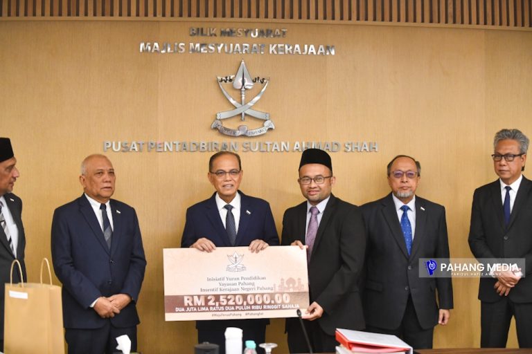 KERAJAAN NEGERI PAHANG SERAH BANTUAN YURAN RM2.52 JUTA KEPADA TTNP
