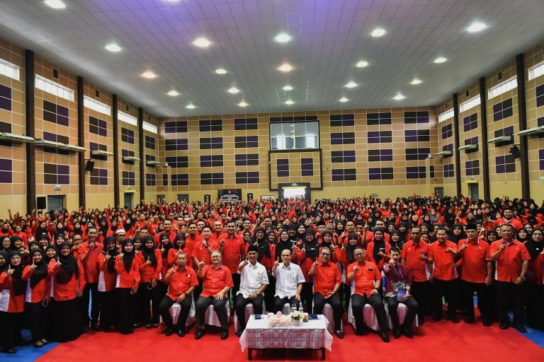 KERAJAAN PAHANG SEDIA BANTU KEMAS DEMI PENDIDIKAN ANAK PAHANG