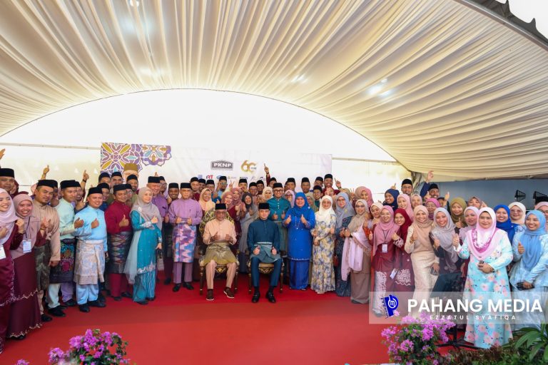 SULTAN PAHANG ZAHIR SUKACITA PRESTASI PKNP