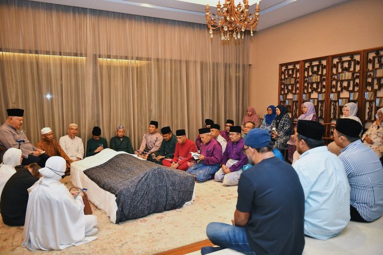 YAB MENTERI BESAR PAHANG RAKAM TAKZIAH PEMERGIAN PAK LAH