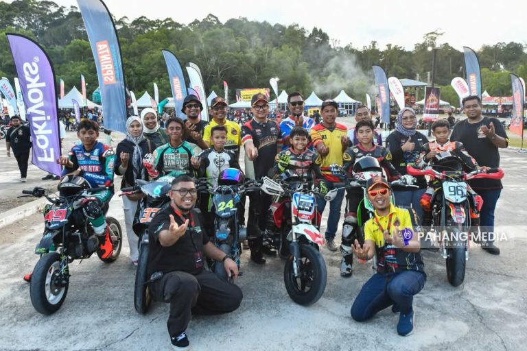 KERAJAAN PAHANG MENGALUKAN KEHADIRAN PENGUNJUNG RXZ FIGHTER