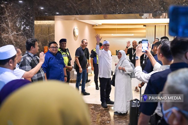 MB PAHANG BERLEPAS KE MEKAH TUNAI IBADAH HAJI