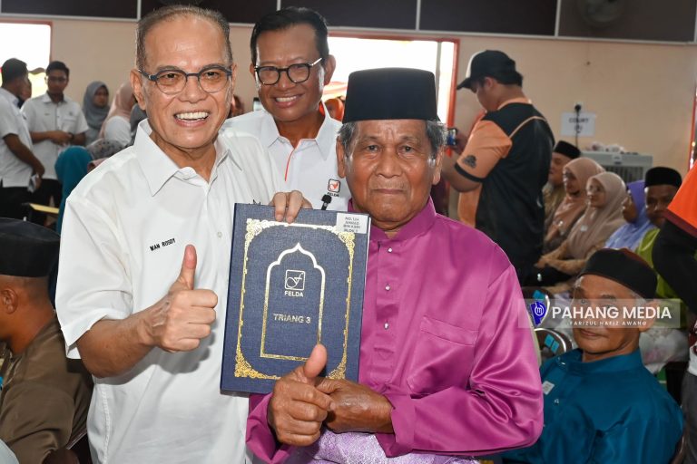 195 PENEROKA FELDA TRIANG 3 TERIMA SURATAN HAK MILIK TAPAK KEDIAMAN, TANAH PERTANIAN