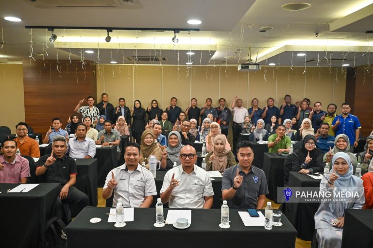 MANTAPKAN KOMUNIKASI, TANGANI ISU FITNAH