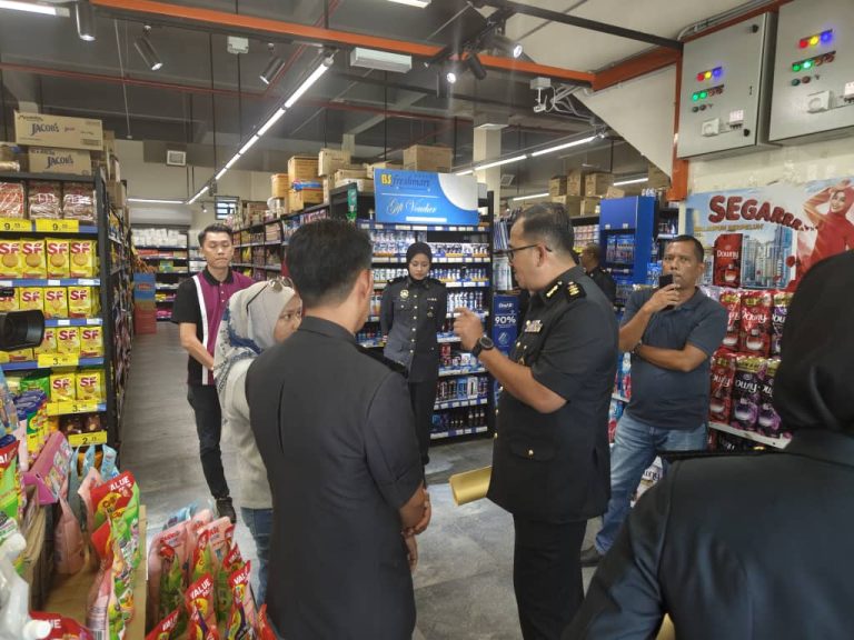 KPDN PAHANG KELUAR 42 NOTIS PENGESAHAN MAKLUMAT BARANGAN DALAM OPS KESAN 4.0