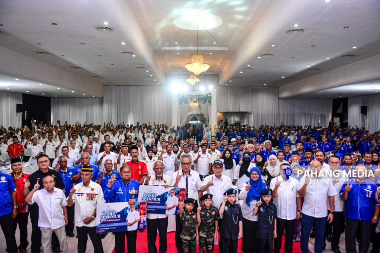 10,000 VETERAN TENTERA, POLIS TERIMA KAD KESIHATAN KASIH MAKMUR EDISI PAHLAWAN